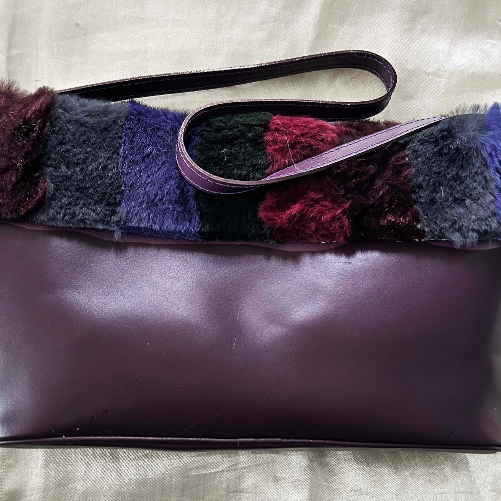 FUR TRIM CLUTCH, DANIER LEATHER, PLUM WITH MULTICOLOUR FUR, POCKETS, FULL LINING